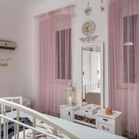Inga With Free Private Parking Apartment