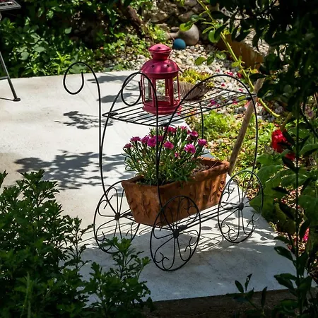 Inga With Free Private Parking アパート