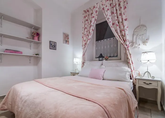 Inga With Free Private Parking Apartment