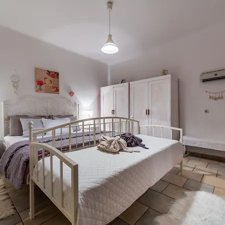 Inga With Free Private Parking Apartment